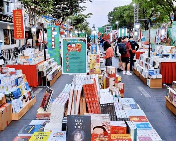 Nguyen Hue Flower Street opens in HCM City ảnh 2 Nguyen Hue Flower Street opens in HCM City ảnh 2