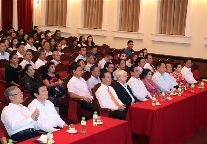 President attends art programme commemorating late Party leader Le Duan ảnh 2