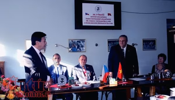Association helps promote Vietnam-Czech friendship ảnh 1