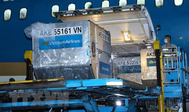 300 Japan-UNICEF supported vaccine refrigerators arrive in Vietnam ảnh 1