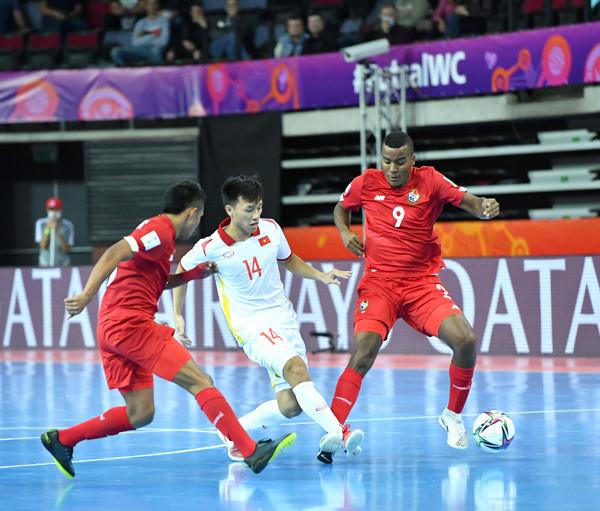 Vietnam score ‘Goal of the Tournament’ at Futsal World Cup 2021 ảnh 2 Vietnam score ‘Goal of the Tournament’ at Futsal World Cup 2021 ảnh 2