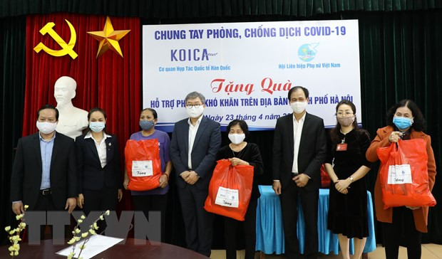 KOICA supports Hanoi women in need during pandemic ảnh 1