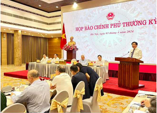 Documents guiding implementation of Real Estate Business Law, Housing Law being drafted: Official ảnh 1