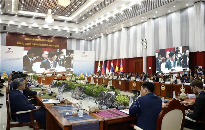Vietnam attends ASEAN’s policy dialogue on finance, banking ảnh 1