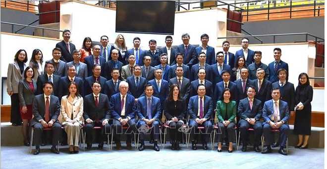 9th Vietnam Executive Leadership Programme practical, useful for Vietnam: Deputy PM ảnh 1 9th Vietnam Executive Leadership Programme practical, useful for Vietnam: Deputy PM ảnh 1