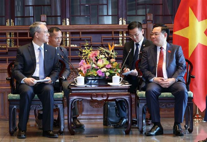 NA Chairman meets with executives of large Chinese groups ảnh 1 NA Chairman meets with executives of large Chinese groups ảnh 1