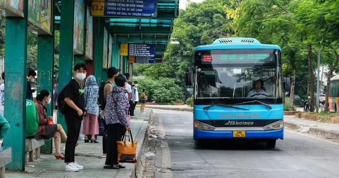 E-tickets introduced to Hanoi bus service ảnh 1