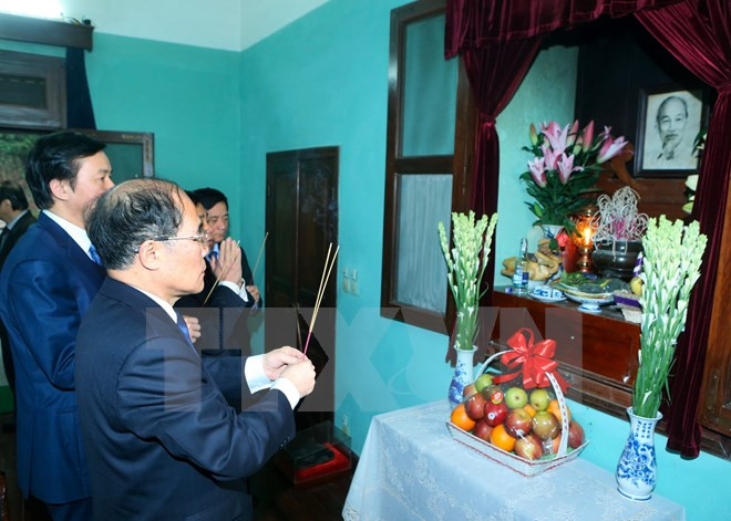 Top legislator pays tribute to late President ảnh 1 Top legislator pays tribute to late President ảnh 1