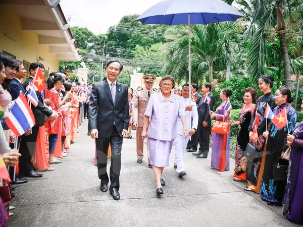 Thai princess visits Vietnamese Embassy in Bangkok ảnh 1