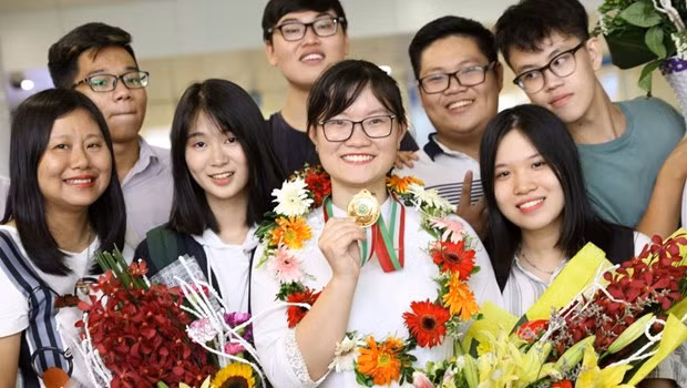 Vietnamese students win medals at International Biology Olympiad ảnh 3