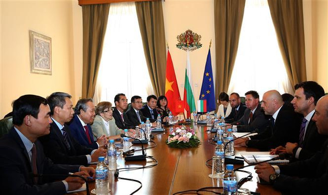 Bulgarian President meets Deputy PM Truong Hoa Binh ảnh 4