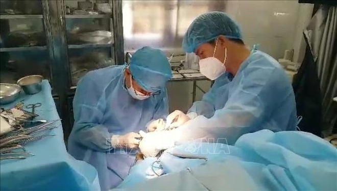 Truong Sa Dong infirmary performs emergency surgery on fishermen ảnh 1 Truong Sa Dong infirmary performs emergency surgery on fishermen ảnh 1