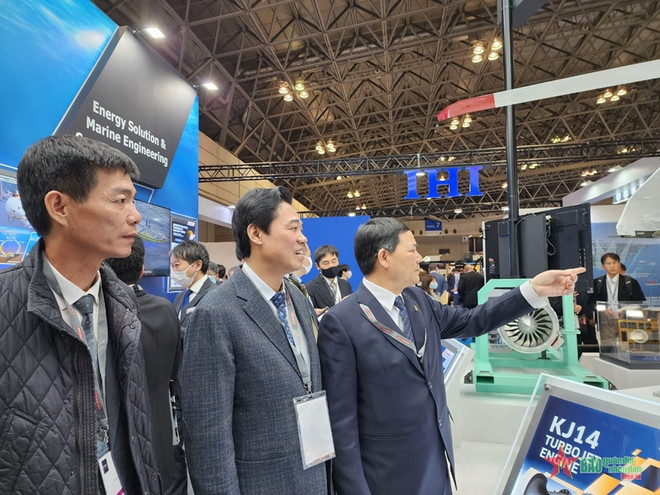 Vietnam joins in defence exhibition in Japan ảnh 1
