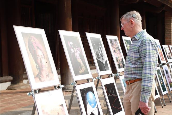 Winners of Vietnam art photo contest honoured in Hanoi ảnh 2 Winners of Vietnam art photo contest honoured in Hanoi ảnh 2