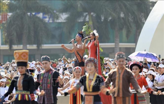 Buon Ma Thuot Street Festival excites spectators ảnh 1 Buon Ma Thuot Street Festival excites spectators ảnh 1