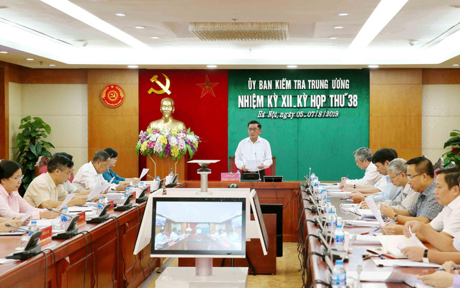 Party’s inspection commission checks violations in Khanh Hoa, Dong Nai ảnh 1