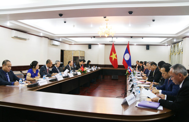 Vietnam, Laos hold fourth political consultation in Vientiane ảnh 1