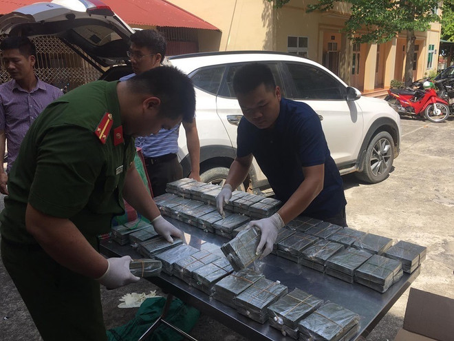 Hoa Binh police bust trafficking of 100 heroin bricks ảnh 1 Hoa Binh police bust trafficking of 100 heroin bricks ảnh 1