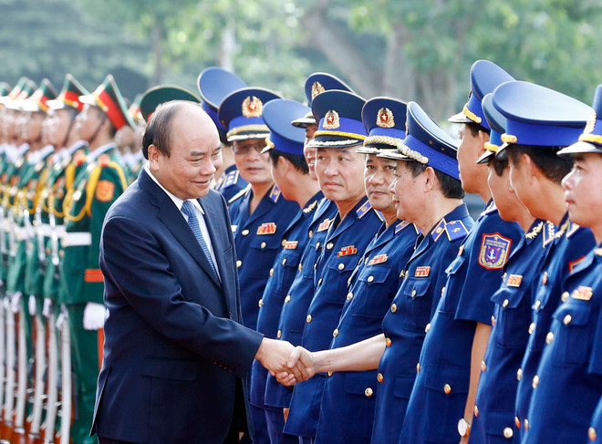 Coast guards bear heavy but glorious responsibility: PM ảnh 1
