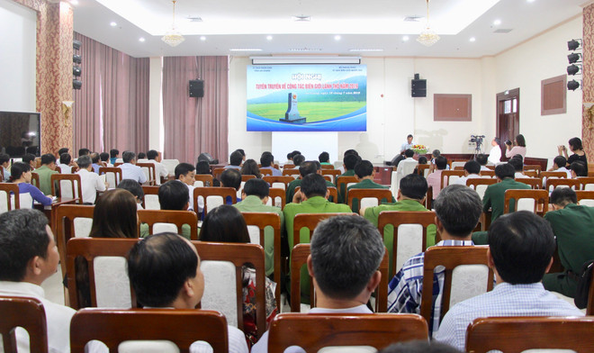 Vietnam, Cambodia build border lines of peace, friendship ảnh 1