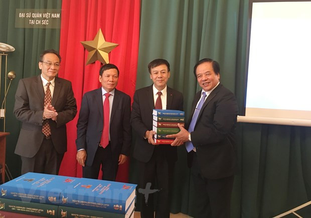 Complete set of Czech-Vietnamese dictionary released ảnh 1