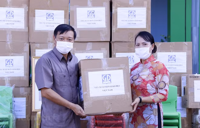 Education ministry aids Laos – Vietnam bilingual school in Laos ảnh 1