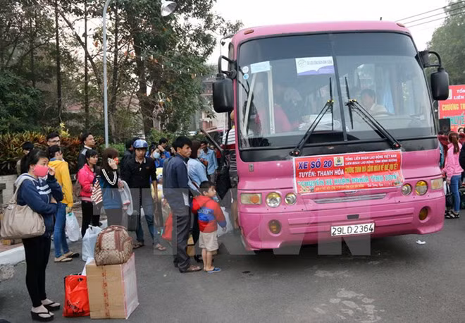 Tet reunion programme brings warmth to poor workers ảnh 1