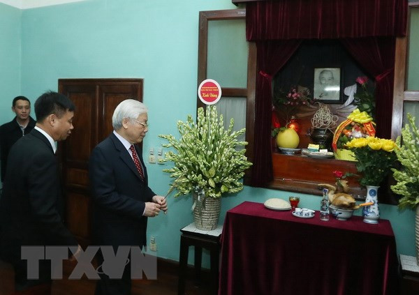 Party chief pays tributes to President Ho Chi Minh ahead of Tet ảnh 1