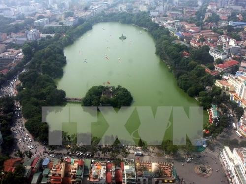 Hanoi to clean Hoan Kiem Lake by year end ảnh 1 Hanoi to clean Hoan Kiem Lake by year end ảnh 1
