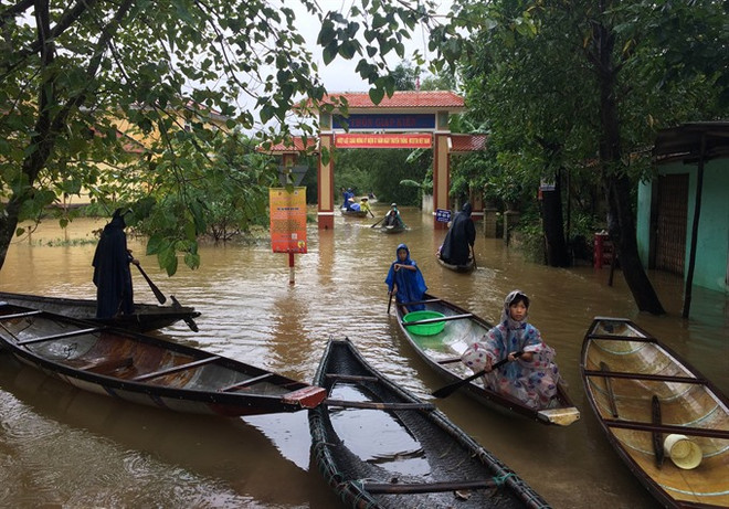 Dams release water, flood several areas ảnh 1 Dams release water, flood several areas ảnh 1