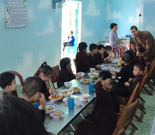 Buddhist followers join hands in ensuring social welfare ảnh 1