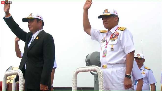 Thai PM present on navy ship for International Fleet Review 2017 procession ảnh 1