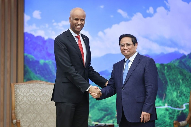 Trilingual book looks back on Vietnam-Canada cooperation journey ảnh 3 Trilingual book looks back on Vietnam-Canada cooperation journey ảnh 3