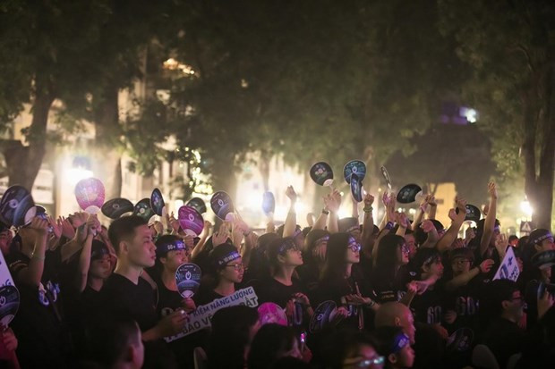 Earth Hour spreads awareness about sustainability ảnh 2