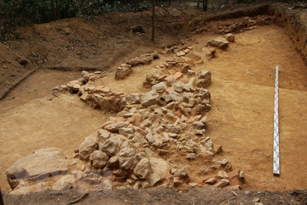 Special structure of Tay Son worshipping platform in Ban mountain exposed ảnh 1