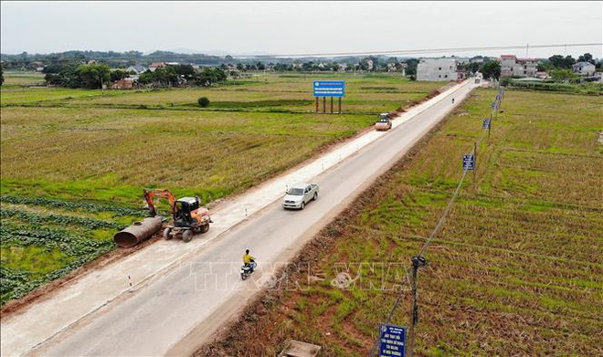 Bac Giang hastens public investment projects, industrial parks ảnh 2