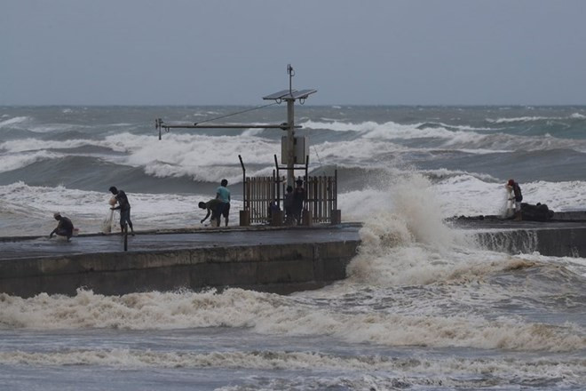 Philippines raises alert as super typhoon Mangkhut approaches ảnh 1