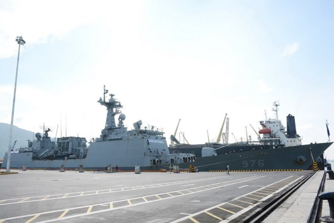 RoK’s naval destroyer visit Da Nang ảnh 1