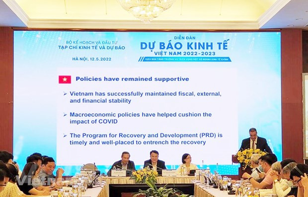 Vietnam's GDP will increase 5.5-6% during 2022-2023: Experts ảnh 1