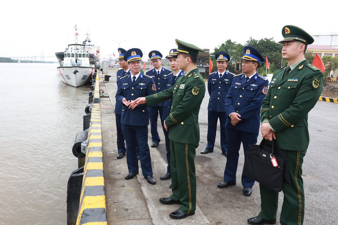 China coast guard delegation visits High Command of VCG Region 1 ảnh 1