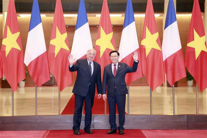 NA Chairman holds talks with French Senate President ảnh 1 NA Chairman holds talks with French Senate President ảnh 1
