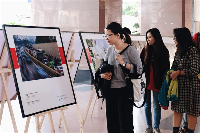 Photo exhibitions on air pollution tour universities in HCM City ảnh 1