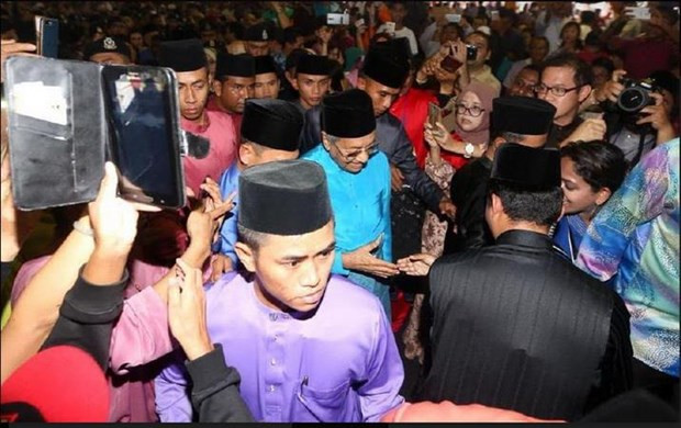 Malaysia: Thousands flock to state MB’s residence for Islamic festival ảnh 1
