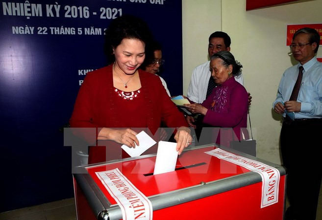 Leaders join voters in general election ảnh 3 Leaders join voters in general election ảnh 3