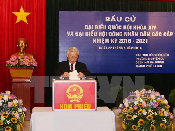 Leaders join voters in general election ảnh 1 Leaders join voters in general election ảnh 1