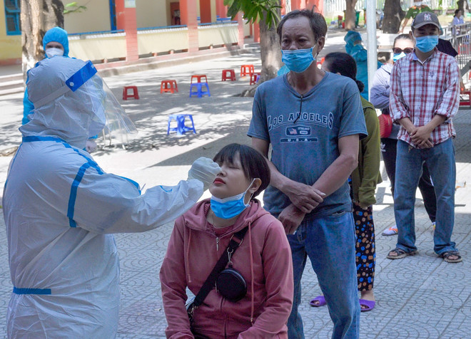 Vietnam records 2,015 new COVID-19 cases last night ảnh 1 Vietnam records 2,015 new COVID-19 cases last night ảnh 1