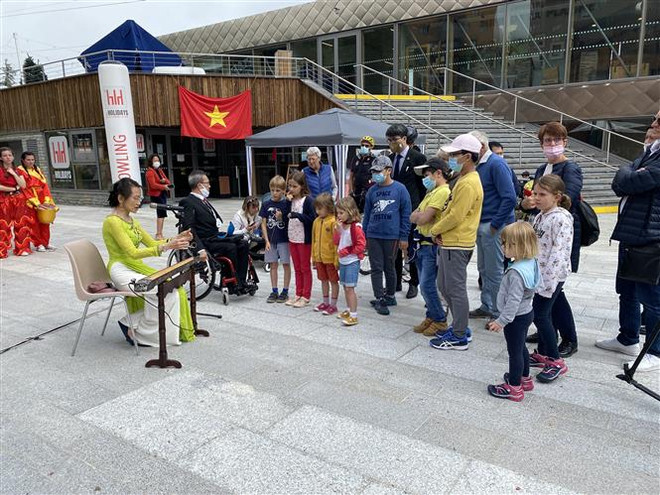Second Vietnamese festival in France impresses visitors ảnh 1 Second Vietnamese festival in France impresses visitors ảnh 1