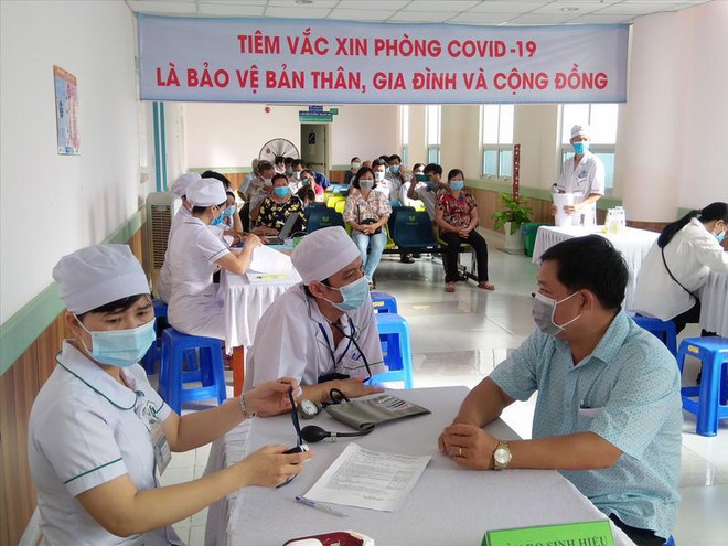 Phu Quoc inoculates entire population to revive tourism ảnh 2