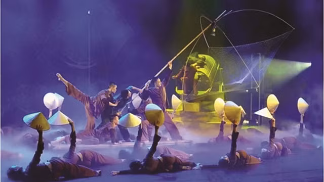 Special performance to raise funds for central region ảnh 1
