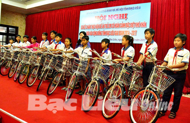 Bac Lieu cares for underprivileged children ảnh 1